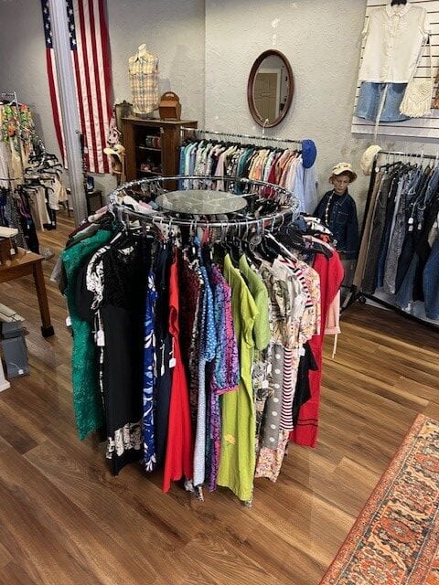 Retro Rack Vintage Clothing & Goods
