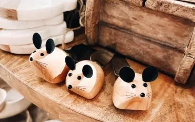 Three tiny mice… who are also knives